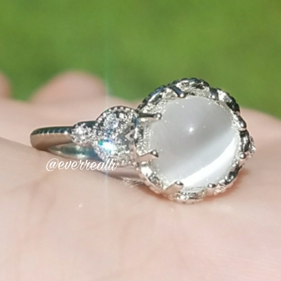 Silver Round Cat Eye Crown Vintage style Ring - Picture 2 of 7
